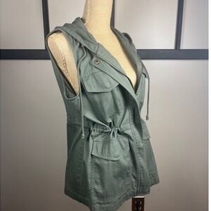 Blue Rain Utility Vest – Sage Green Sleeveless Hooded Jacket with Cinch Waist